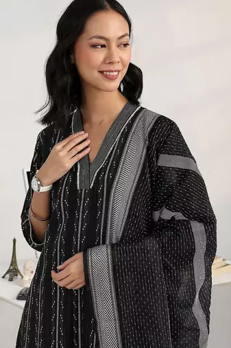 women printed regular cotton blend kurta with palazzos & with dupatta