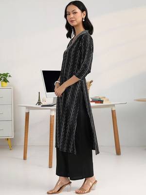 women printed regular cotton blend kurta with palazzos & with dupatta 5