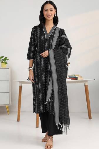 women printed regular cotton blend kurta with palazzos & with dupatta