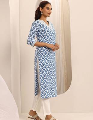 women floral printed kurta with trousers & with dupatta 3
