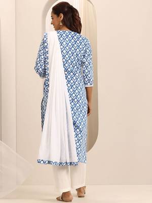 women floral printed kurta with trousers & with dupatta 4