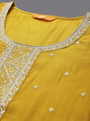 floral embroidered straight zari work kurta with trousers & dupatta 2