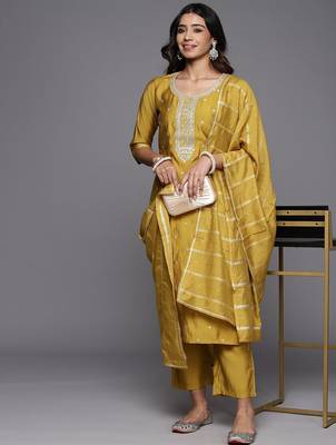 floral embroidered straight zari work kurta with trousers & dupatta 7