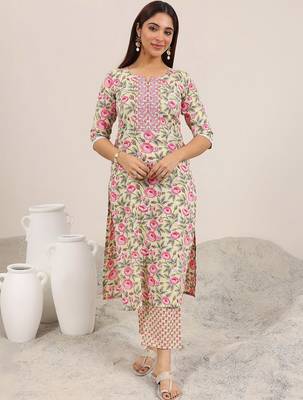 women floral printed regular thread work kurta with trousers 1