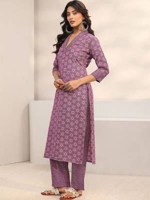 women ethnic motifs printed regular kurta with trousers & with dupatta 3