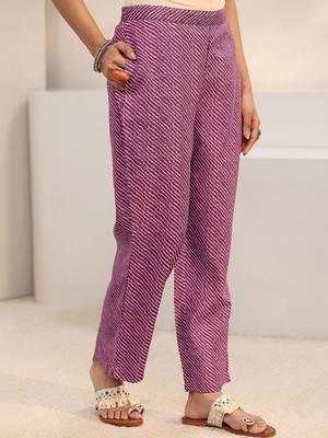 women ethnic motifs printed regular kurta with trousers & with dupatta 5