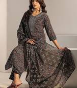 women ethnic motifs printed regular kurta with trousers & with dupatta