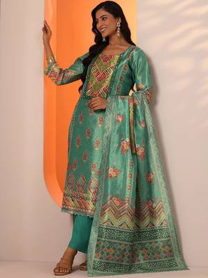 women ethnic motifs printed kurta with trouser & dupatta 6