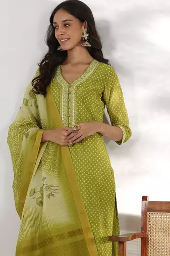 women bandhani printed regular sequinned kurta with trousers & with dupatta