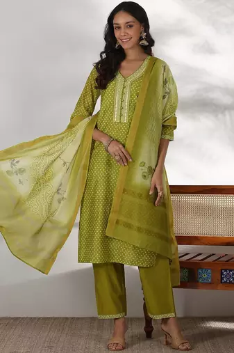 women bandhani printed regular sequinned kurta with trousers & with dupatta
