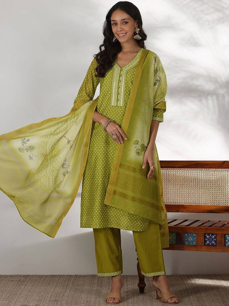 women bandhani printed regular sequinned kurta with trousers & with dupatta