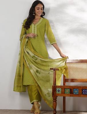 women bandhani printed regular sequinned kurta with trousers & with dupatta 6