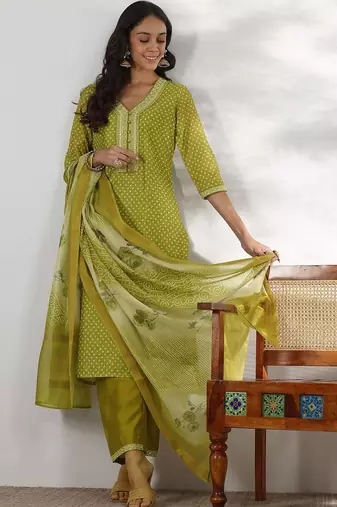women bandhani printed regular sequinned kurta with trousers & with dupatta
