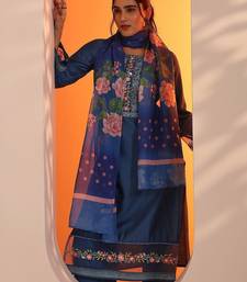 women floral embroidered kurta with trousers & dupatta