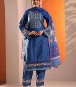 women floral embroidered kurta with trousers & dupatta