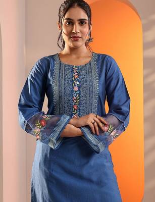 women floral embroidered kurta with trousers & dupatta 3