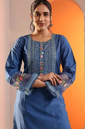women floral embroidered kurta with trousers & dupatta