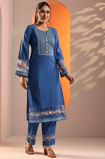 women floral embroidered kurta with trousers & dupatta