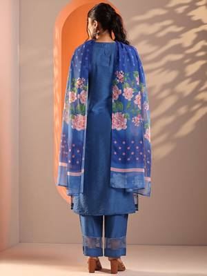women floral embroidered kurta with trousers & dupatta 5
