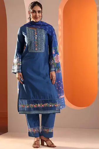 women floral embroidered kurta with trousers & dupatta