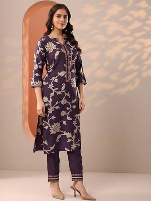 floral printed notch-neck thread work straight kurta & trousers with dupatta 3