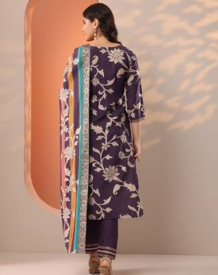 floral printed notch-neck thread work straight kurta & trousers with dupatta 6