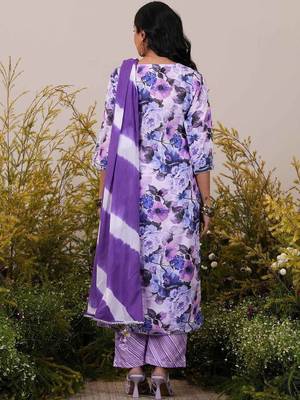 floral embroidered regular kurta with trousers & dupatta 7