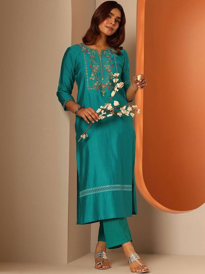 women ethnic motifs embroidered regular thread work kurta with trousers