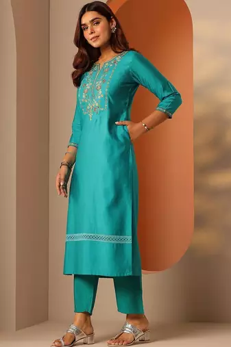 women ethnic motifs embroidered regular thread work kurta with trousers