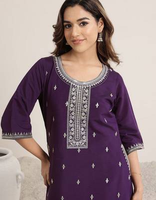 purple floral embroidered sequinned a-line kurta with trousers & dupatta 3