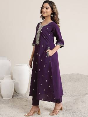 purple floral embroidered sequinned a-line kurta with trousers & dupatta 4