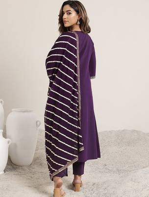 purple floral embroidered sequinned a-line kurta with trousers & dupatta 5