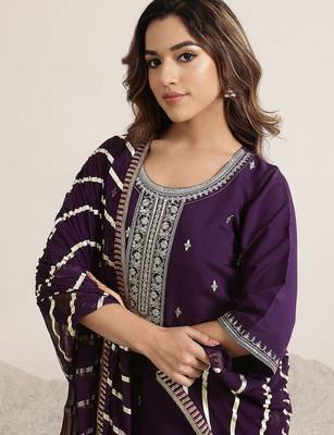 purple floral embroidered sequinned a-line kurta with trousers & dupatta 6