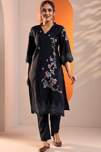 women floral embroidered regular thread work kurta with trousers