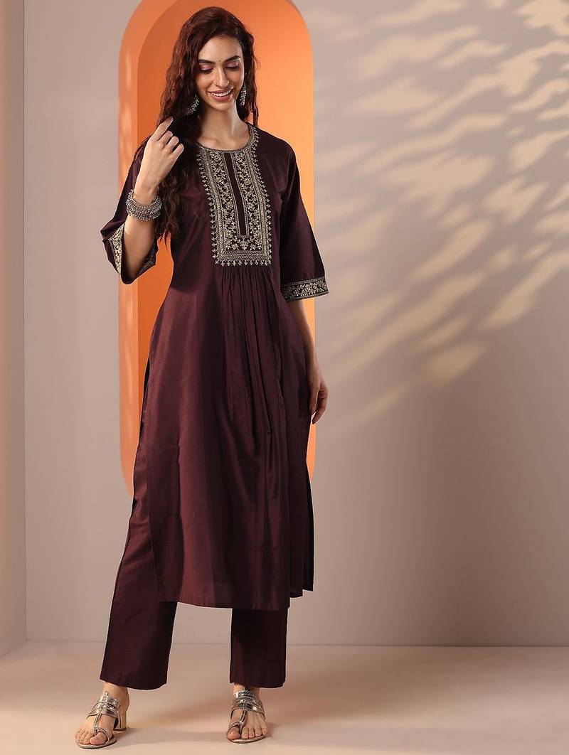 women floral yoke design pleated regular kurta with trousers
