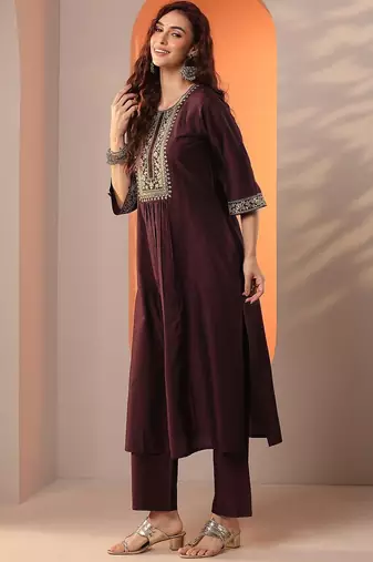 women floral yoke design pleated regular kurta with trousers