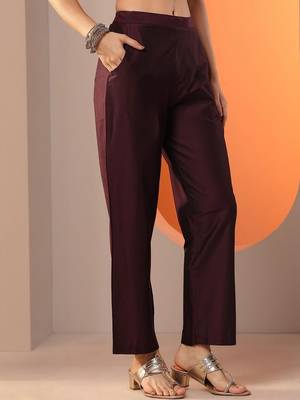 women floral yoke design pleated regular kurta with trousers 5