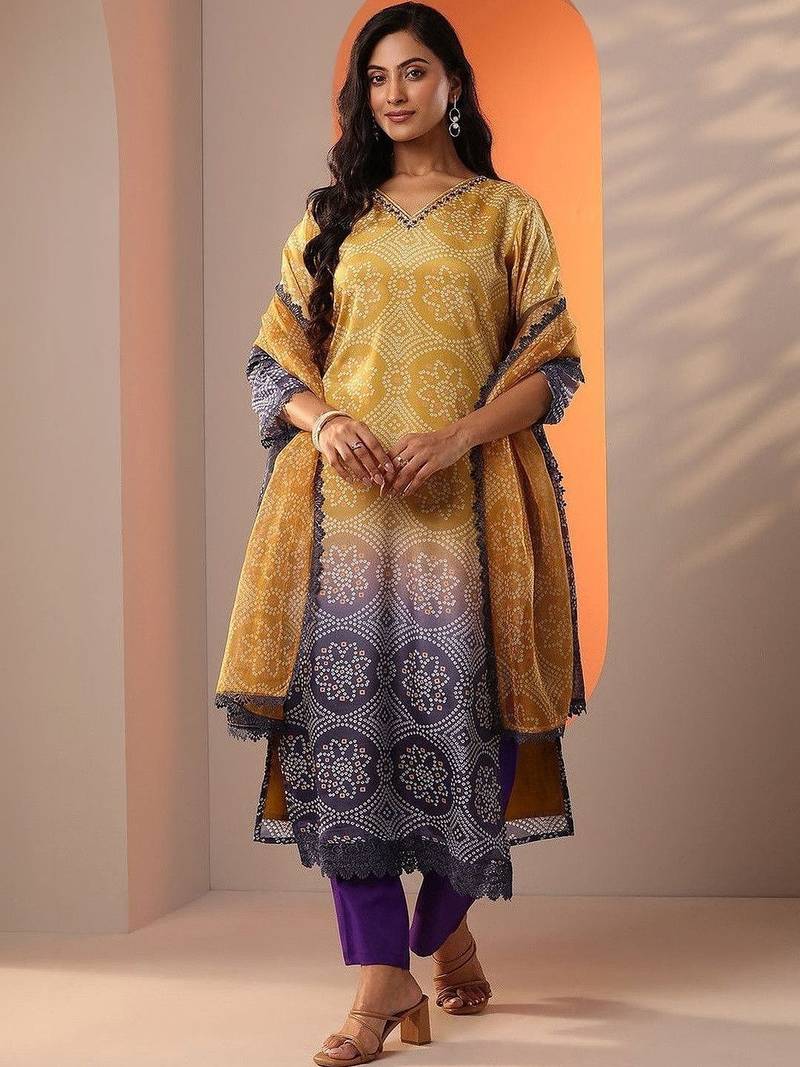 women ethnic motifs printed regular kurta with trousers & with dupatta