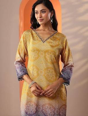 women ethnic motifs printed regular kurta with trousers & with dupatta 3