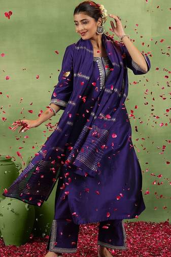 ethnic motifs yoke design sequinned straight kurta with trousers & dupatta