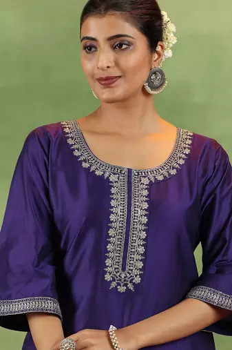 ethnic motifs yoke design sequinned straight kurta with trousers & dupatta