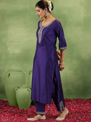 ethnic motifs yoke design sequinned straight kurta with trousers & dupatta 4