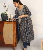 women ethnic motifs printed regular cotton blend kurta with trousers & with dupatta