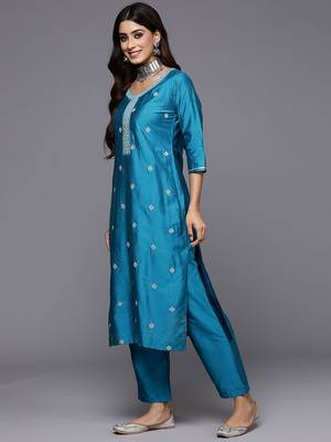 ethnic motifs embroidered straight kurta with trousers & dupatta 5