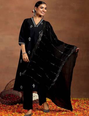 floral embroidered kurta with trouser & dupatta 1