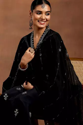 floral embroidered kurta with trouser & dupatta