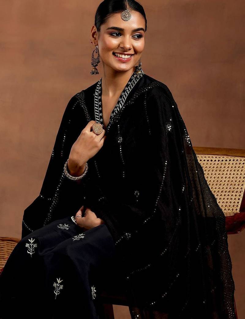 floral embroidered kurta with trouser & dupatta