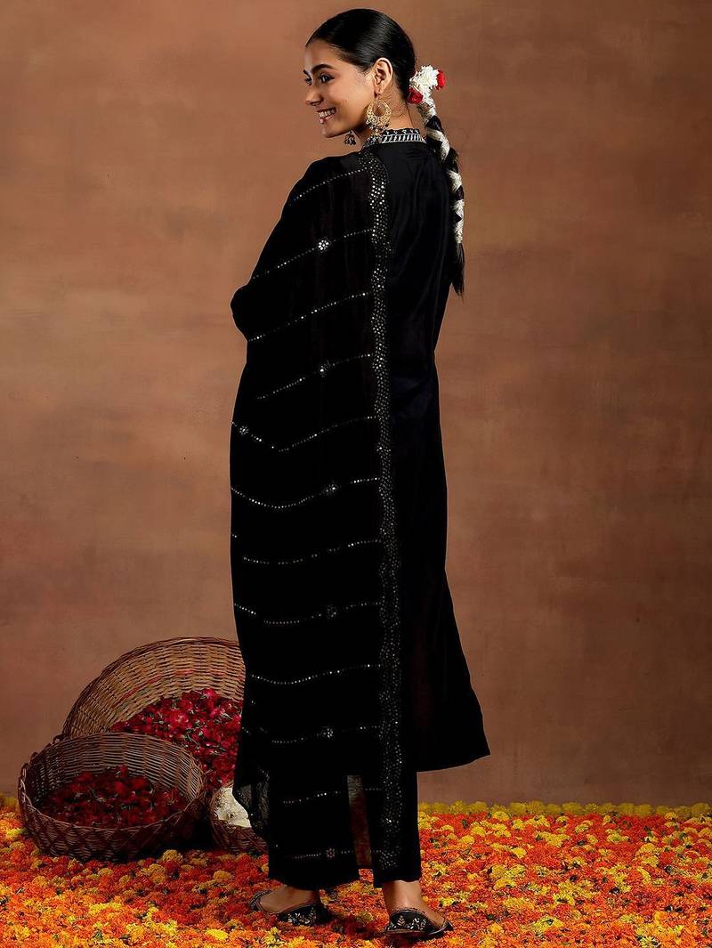 floral embroidered kurta with trouser & dupatta