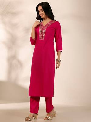 women embroidered regular kurta with trousers & with dupatta 3