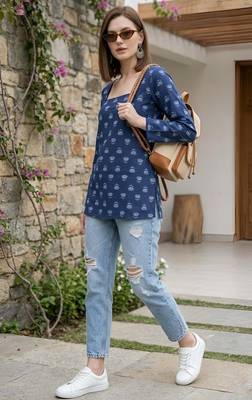 Blue  pure cotton printed tunic for women 5